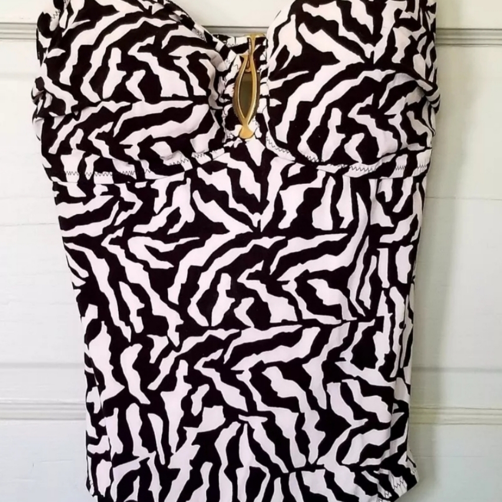 NWOT Lands End Black & Ivory Zebra Print One Piece Swimsuit Built In Bra Sz 2